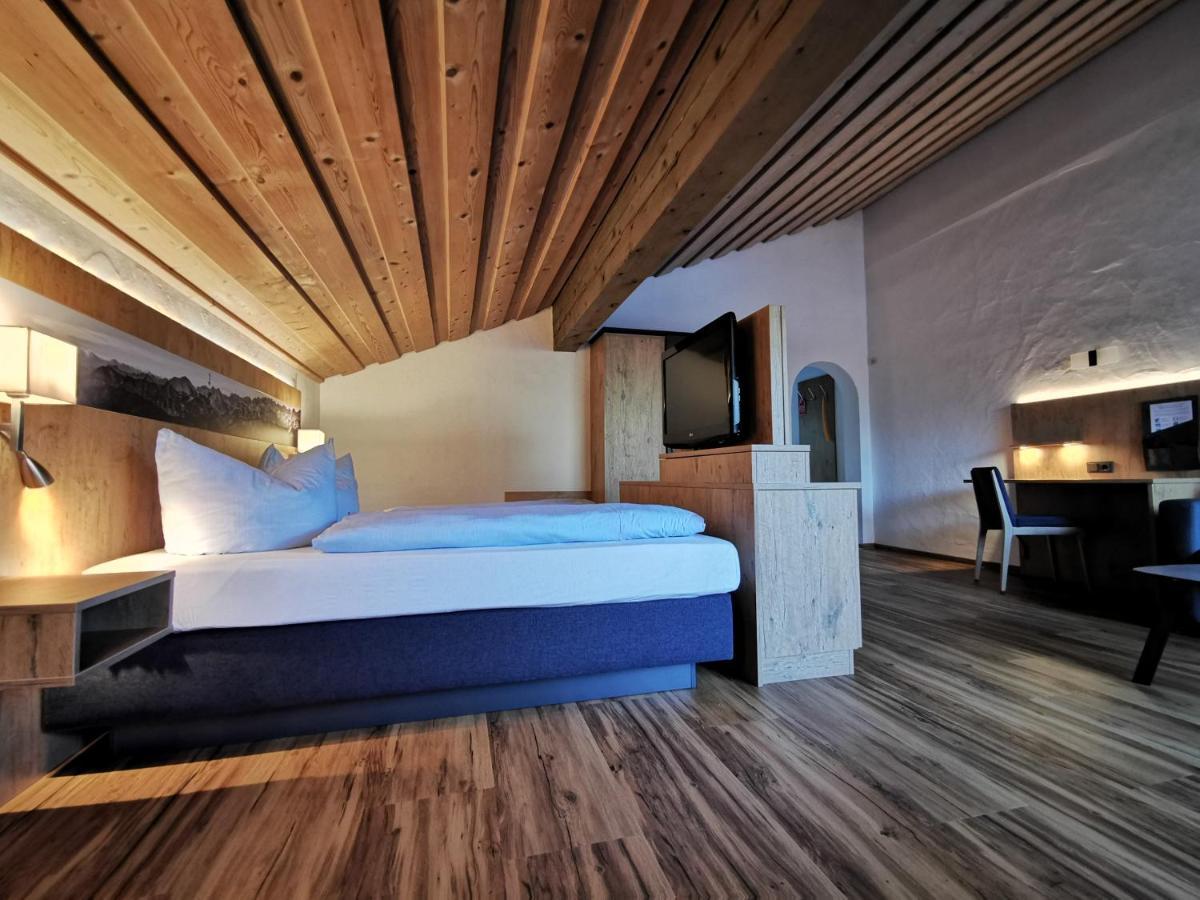 Gasthof & Hotel Zur Post Wallgau Ngoại thất bức ảnh